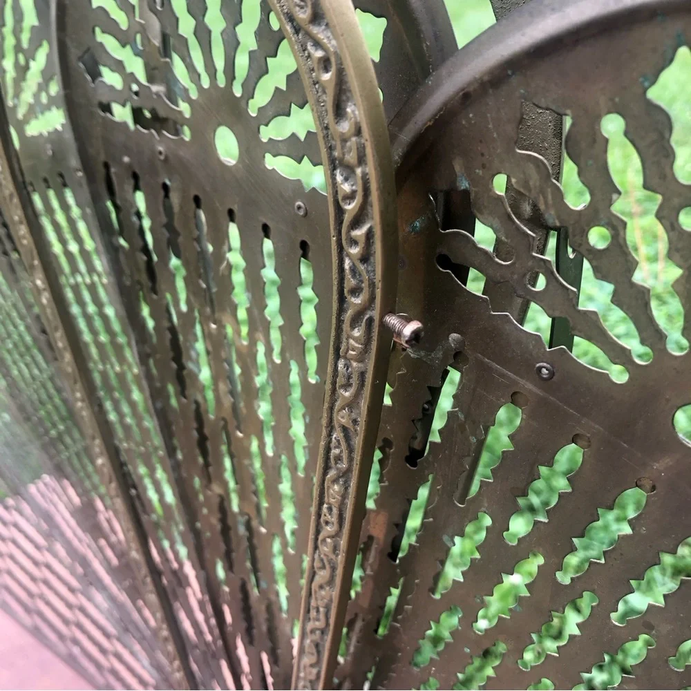 Vintage MCM Brass Fireplace Screen Pineapple - Picture 3 of 16